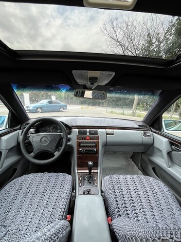 Mercedes E 230 1997, 254,666 km - 2.3 l - Masallı