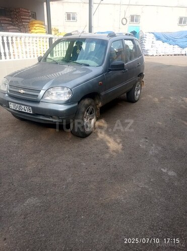 Chevrolet Niva 2005, 250,000 km - 1.7 l - Lerik