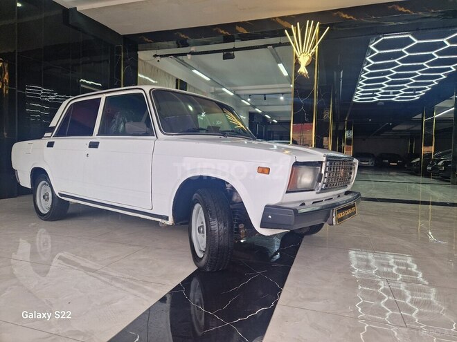 LADA (VAZ) 2107-2