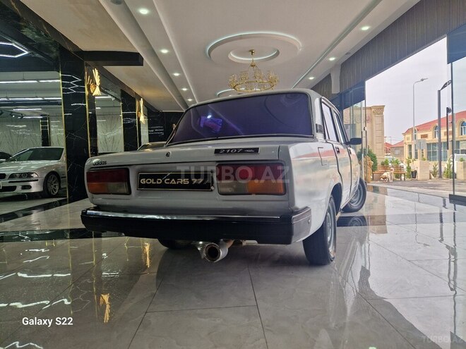 LADA (VAZ) 2107-5