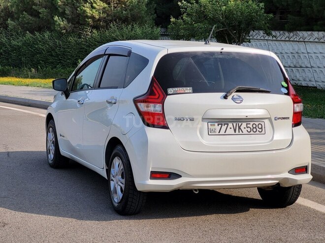 Nissan Note-7