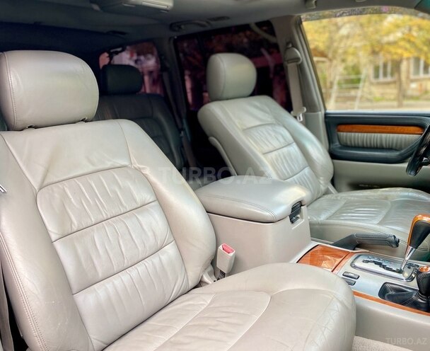 Lexus LX 470-12