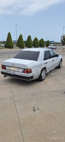 Mercedes E 250 1990, 376,000 km - 2.5 l - Bakı