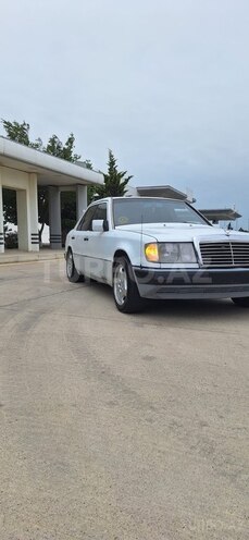 Mercedes E 250 1990, 376,000 km - 2.5 l - Bakı