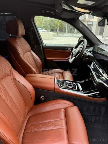 BMW X7-9