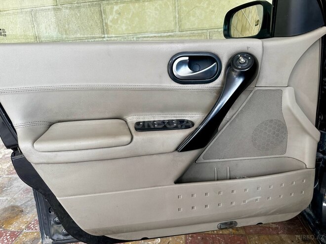 Renault Megane-13