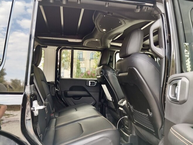 Jeep Wrangler-13
