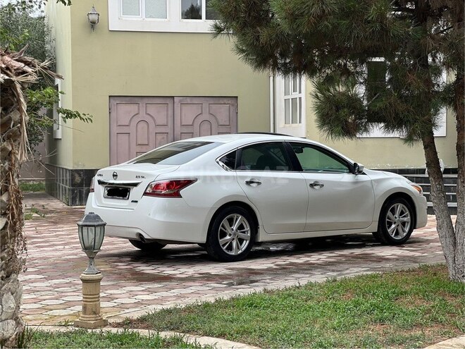 Nissan Altima-5