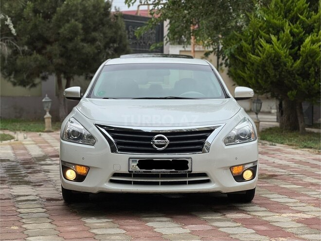 Nissan Altima-2