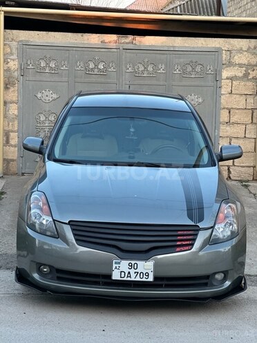 Nissan Altima-2