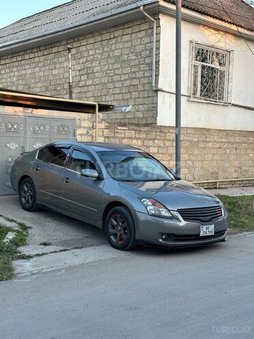 Nissan Altima-3