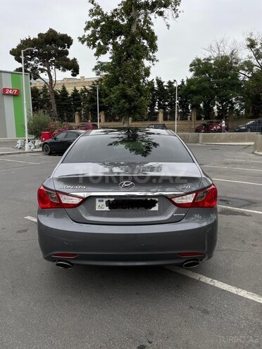 Hyundai Sonata-2