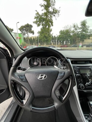 Hyundai Sonata-4