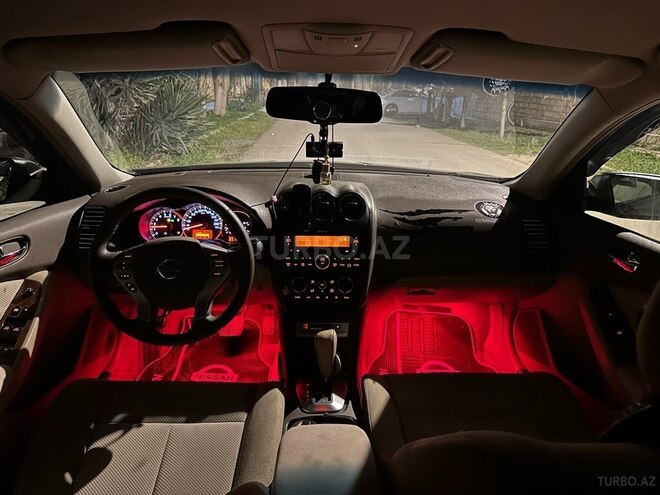 Nissan Altima-9
