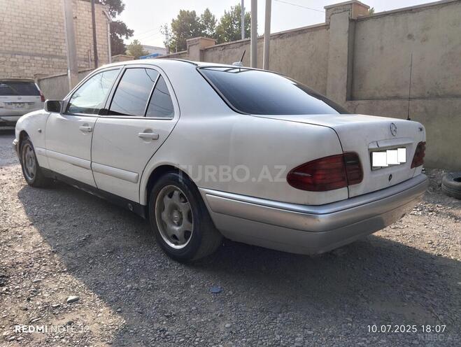 Mercedes E 220 d 1998, 201,245 km - 2.2 л - Bərdə