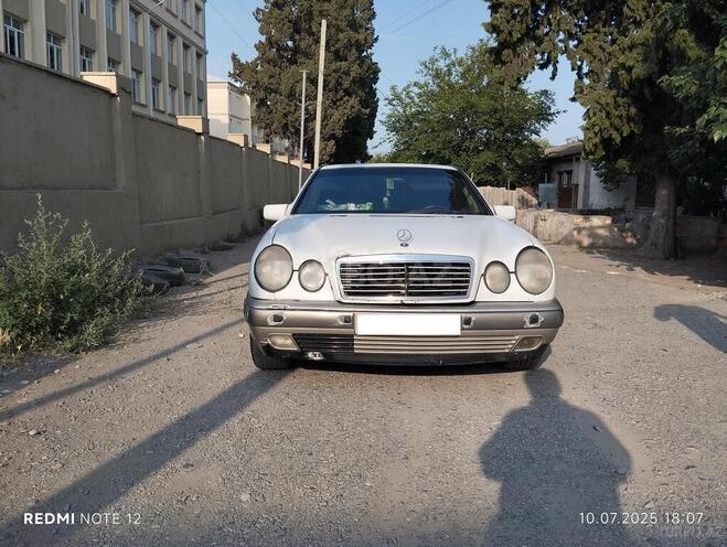Mercedes E 220 d 1998, 201,245 km - 2.2 л - Bərdə