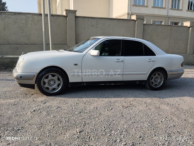 Mercedes E 220 d 1998, 201,245 km - 2.2 л - Bərdə