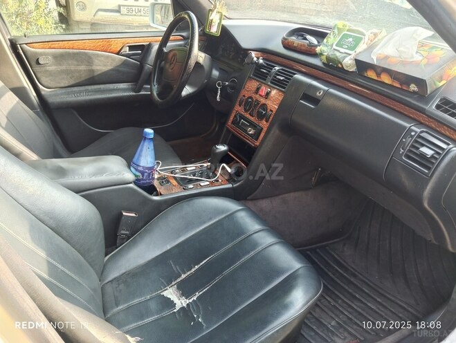 Mercedes E 220 d 1998, 201,245 km - 2.2 л - Bərdə
