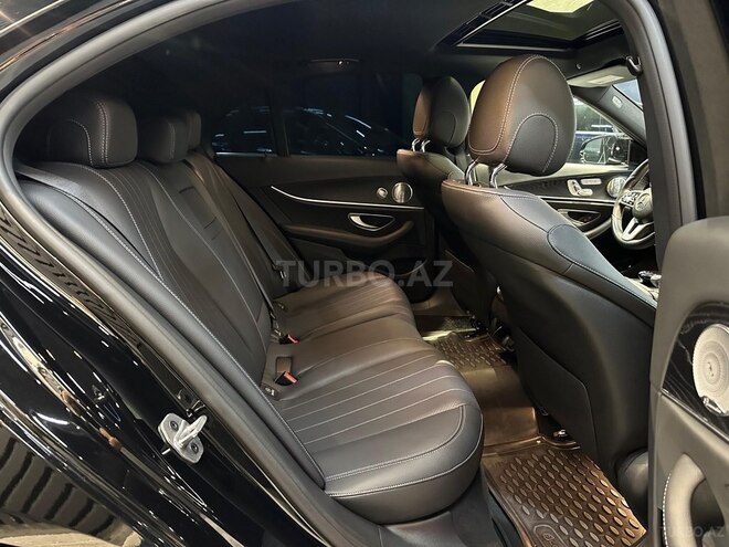 Mercedes E 350-11