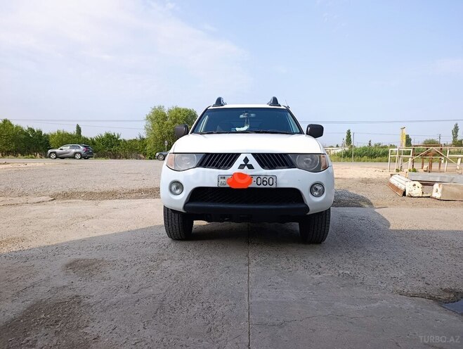 Mitsubishi L200 2007, 350,000 km - 2.5 l - Salyan