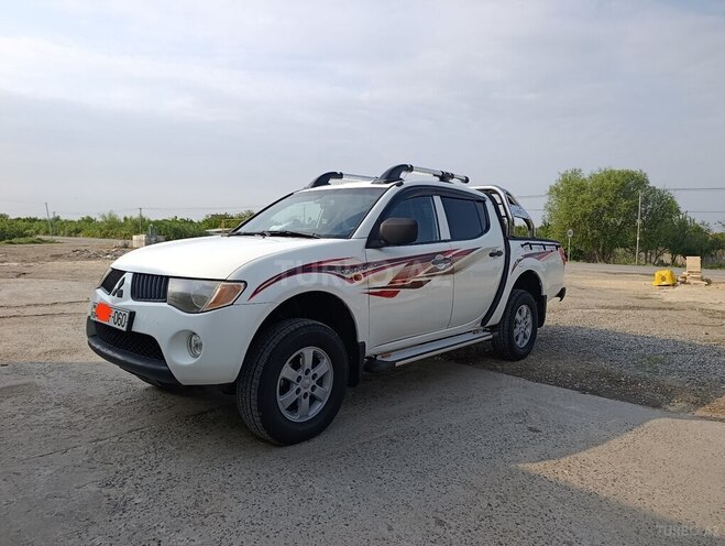 Mitsubishi L200 2007, 350,000 km - 2.5 l - Salyan