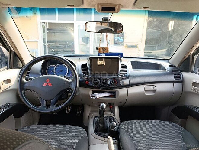 Mitsubishi L200 2007, 350,000 km - 2.5 l - Salyan