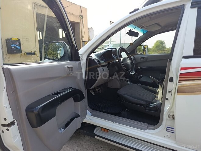 Mitsubishi L200 2007, 350,000 km - 2.5 l - Salyan