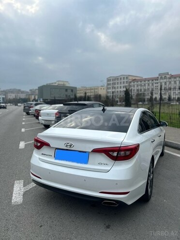 Hyundai Sonata-5