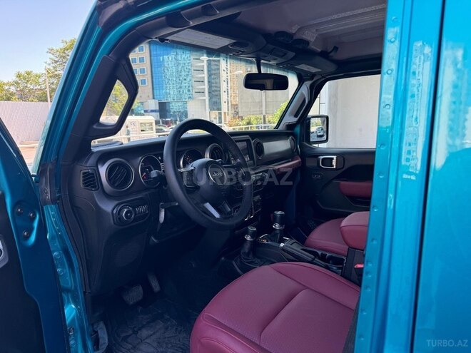 Jeep Wrangler-12