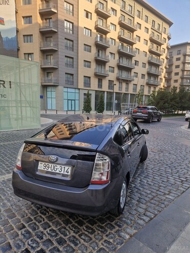 Toyota Prius-3