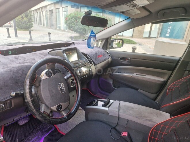 Toyota Prius-5