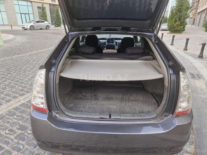 Toyota Prius-7