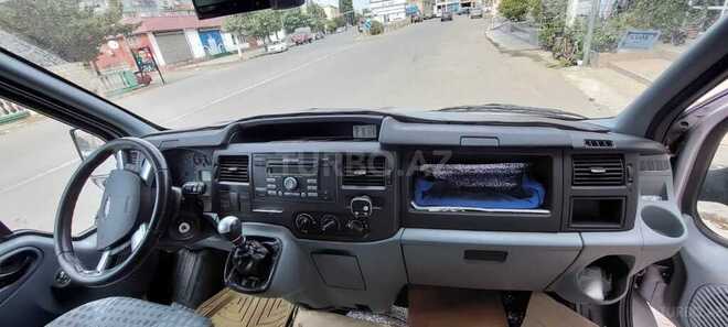 Ford Transit-3