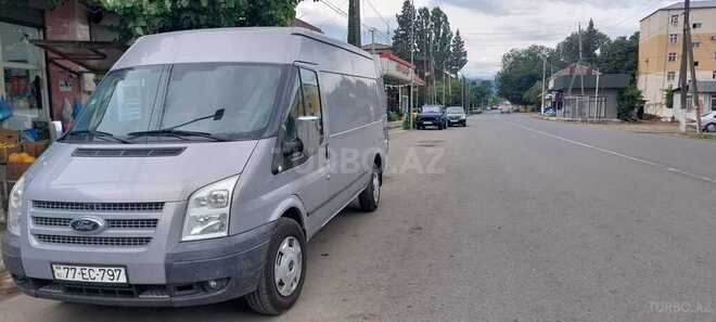 Ford Transit-5