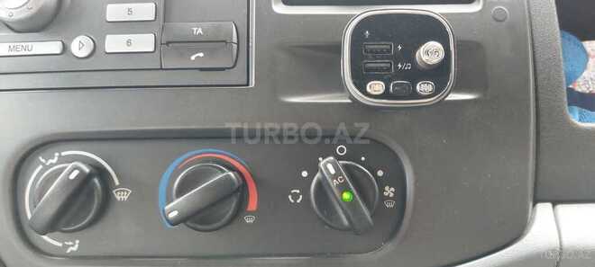 Ford Transit-7