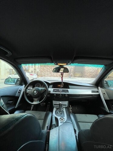 BMW 525 2004, 300,000 km - 2.5 l - Bakı