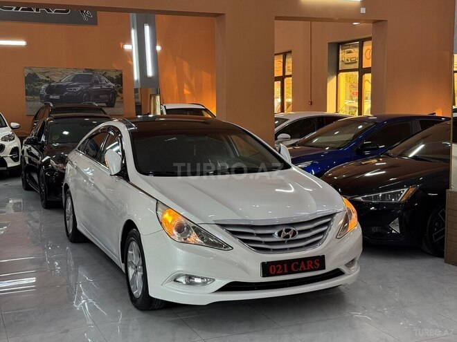 Hyundai Sonata-12