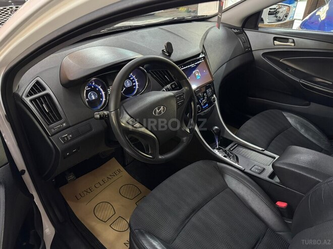 Hyundai Sonata-19