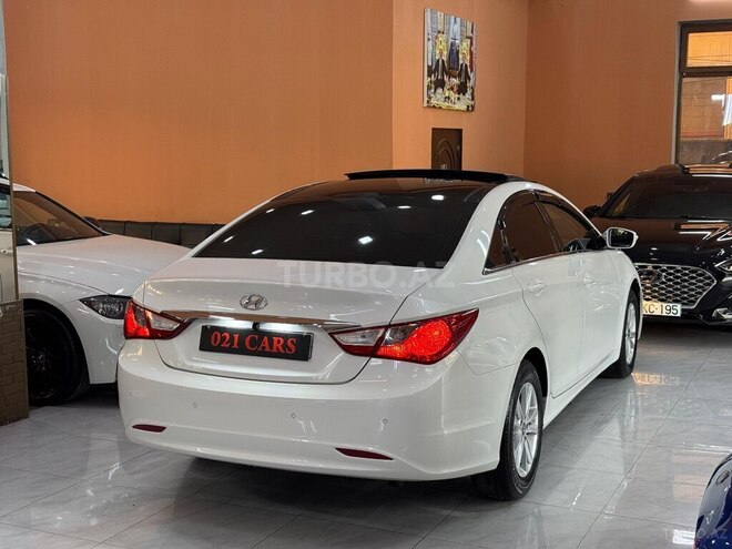 Hyundai Sonata-24