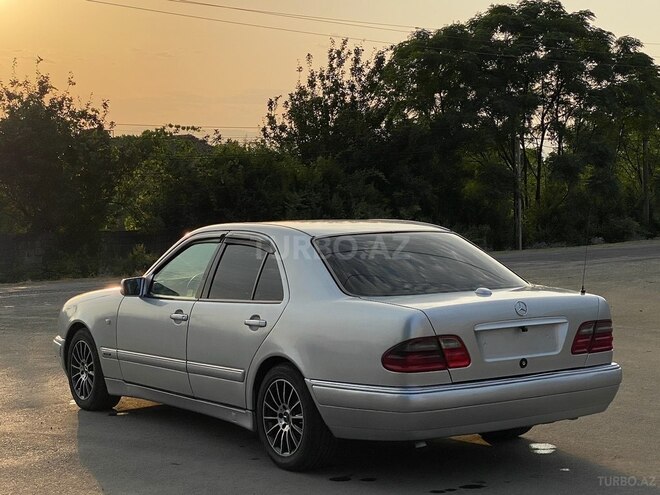 Mercedes E 230 1996, 450,000 km - 2.3 l - Astara