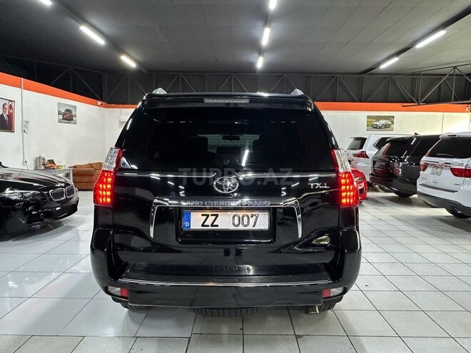 Toyota Land Cruiser Prado-6