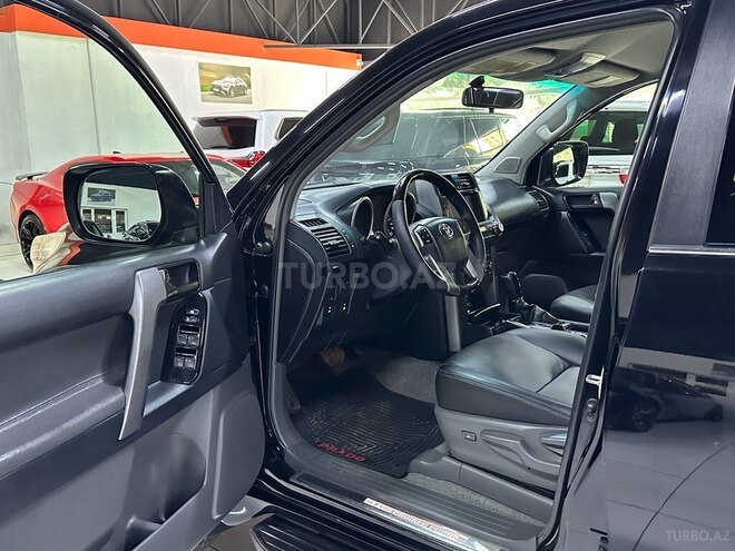 Toyota Land Cruiser Prado-13