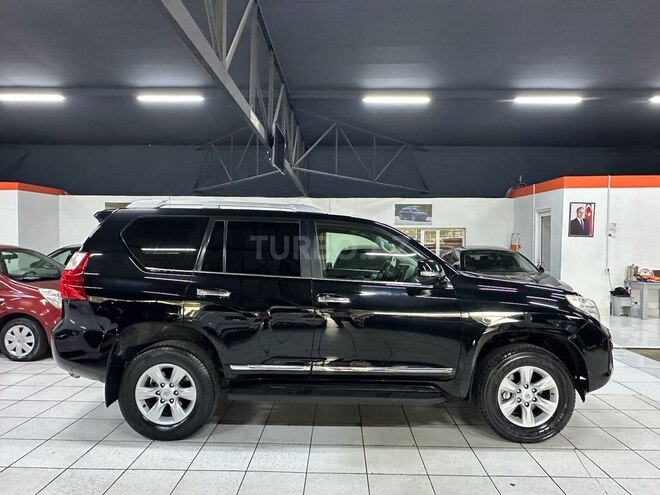Toyota Land Cruiser Prado-11