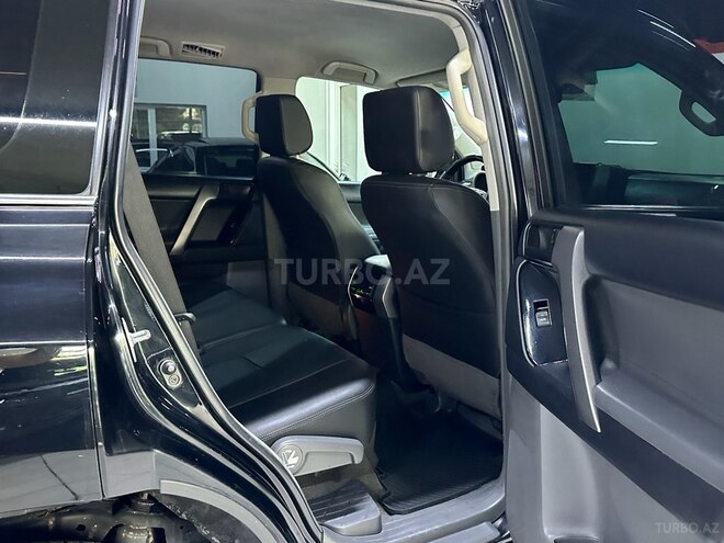 Toyota Land Cruiser Prado-16
