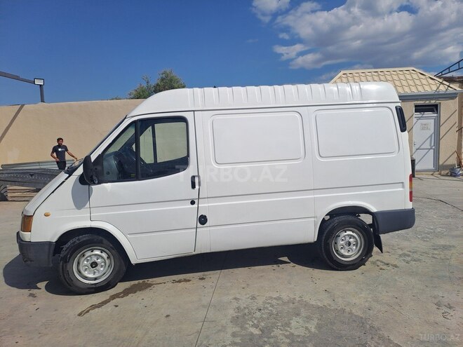 Ford Transit-2