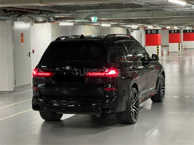 BMW X7-4