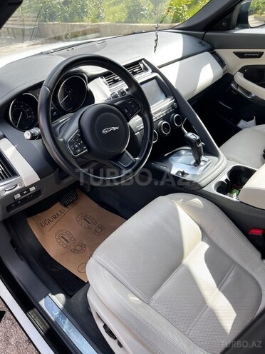 Jaguar E-Pace-8