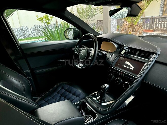 Jaguar E-Pace-5