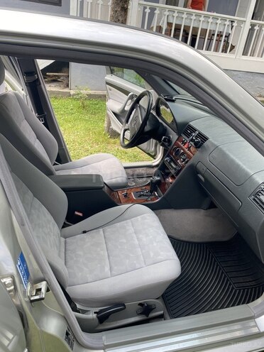 Mercedes C 180 1997, 279,000 km - 1.8 л - Bakı