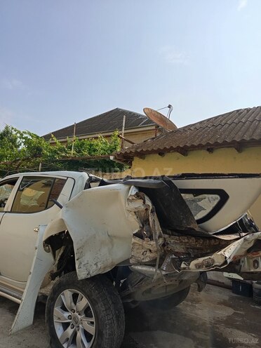 Mitsubishi L200 2013, 420,000 km - 2.5 l - Şirvan